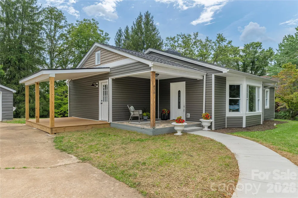 638 Newfound Street Canton, NC 28716