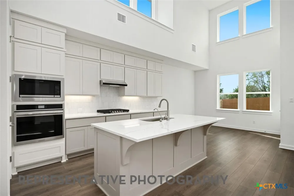 6301 Comanche Moon Trail Austin, TX 78747