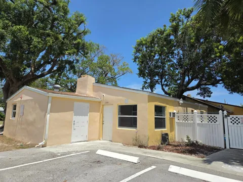 1100 NE 23RD DRIVE