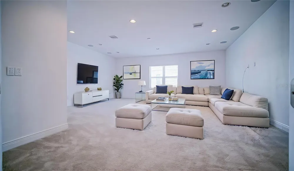 11032 MOBBERLEY CIRCLE Orlando, FL 32832