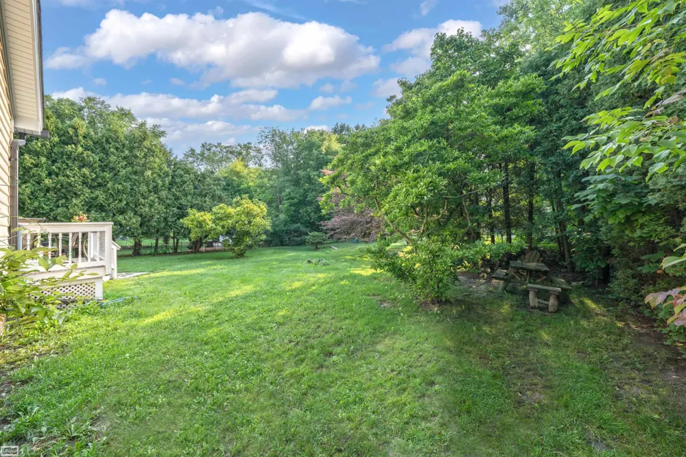 212 Victoria Court St Clair City, MI 48079