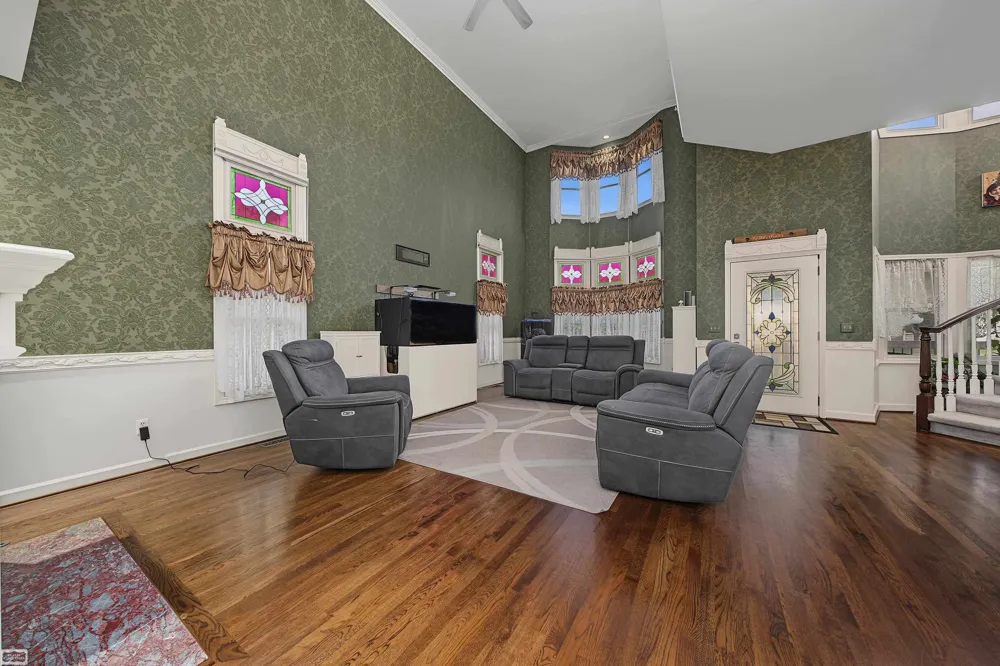 212 Victoria Court St Clair City, MI 48079