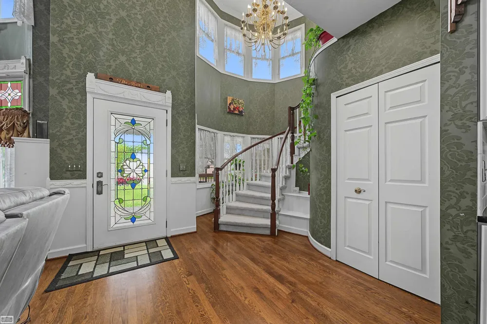 212 Victoria Court St Clair City, MI 48079