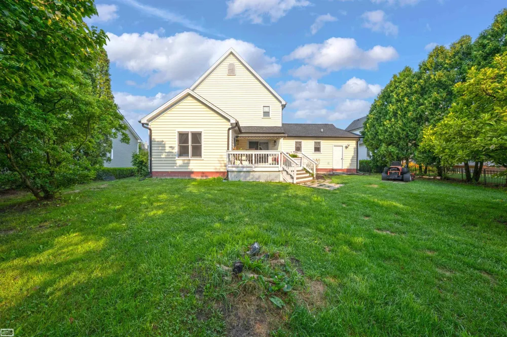 212 Victoria Court St Clair City, MI 48079