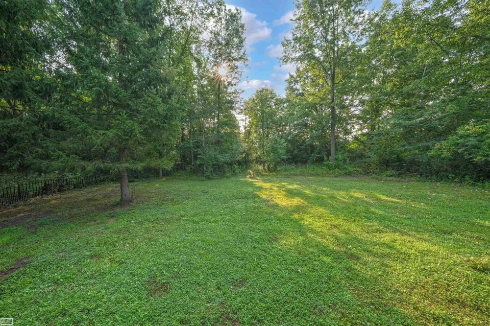 212 Victoria Court St Clair City, MI 48079