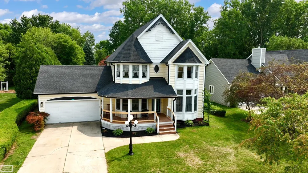 212 Victoria Court St Clair City, MI 48079