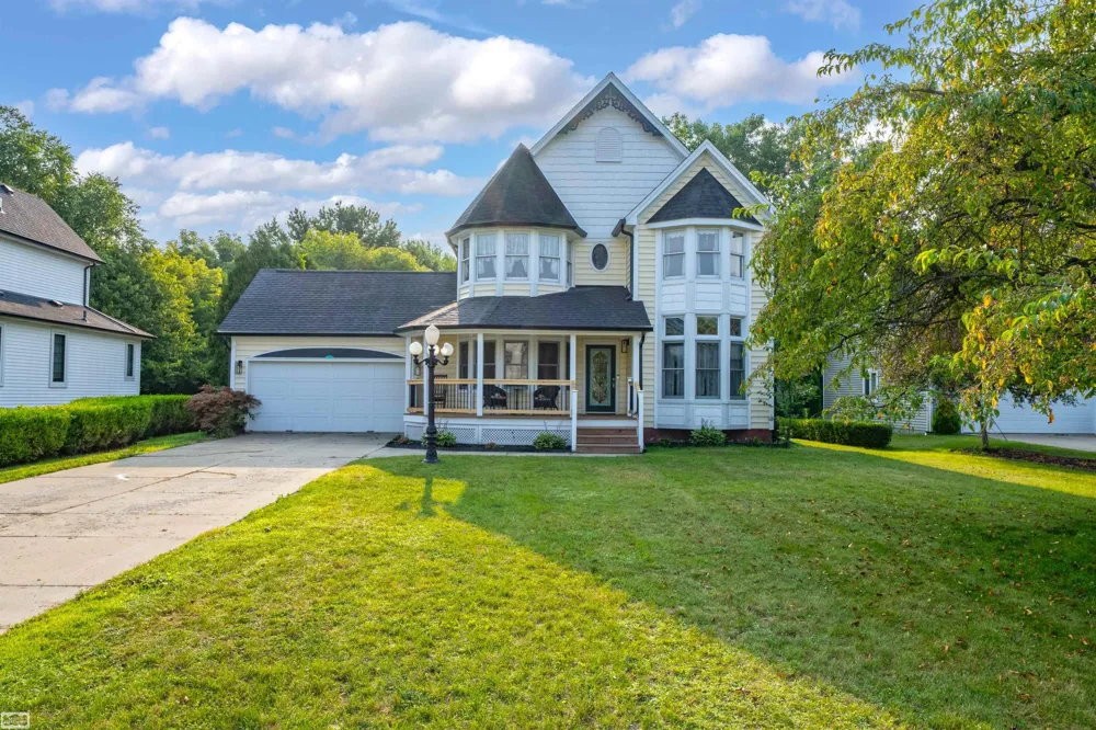 212 Victoria Court St Clair City, MI 48079