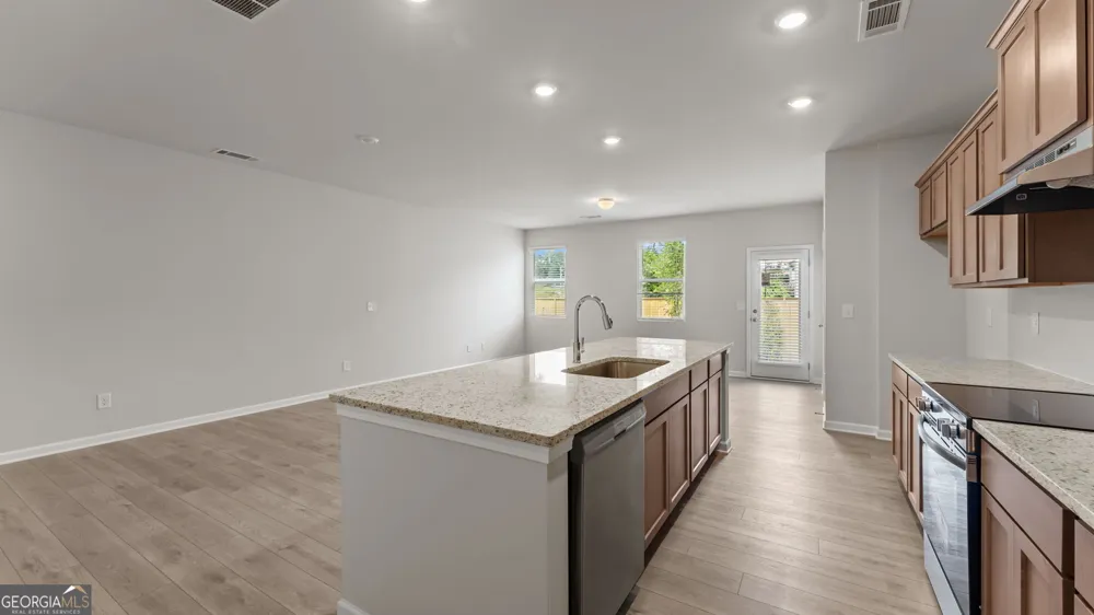 513 Hayes LN Canton, GA 30115