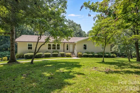 11 E Ridgeway Drive