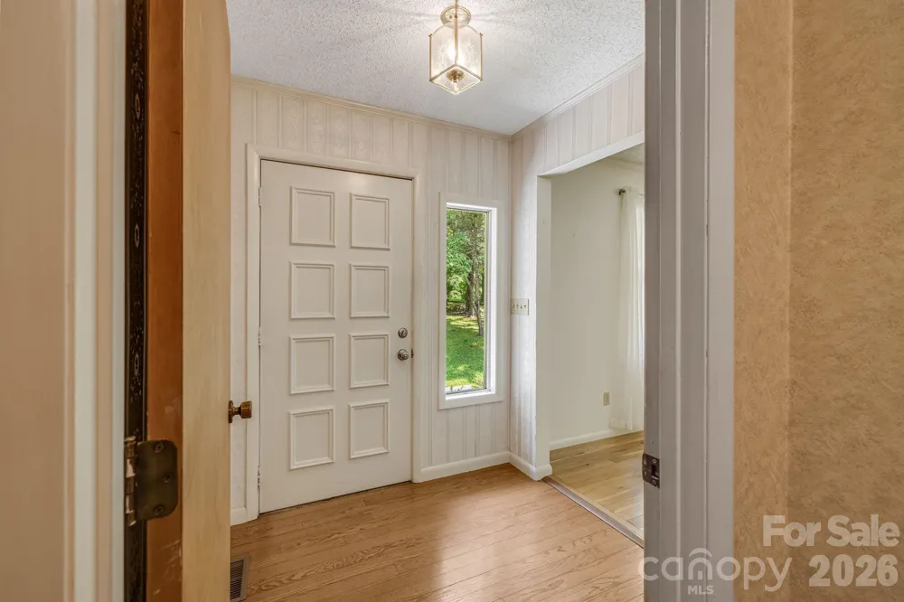 11 E Ridgeway Drive Weaverville, NC 28787
