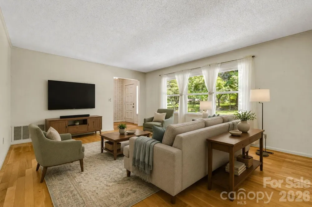 11 E Ridgeway Drive Weaverville, NC 28787