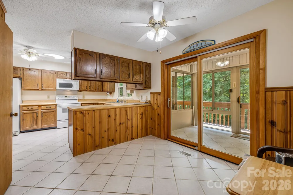 11 E Ridgeway Drive Weaverville, NC 28787