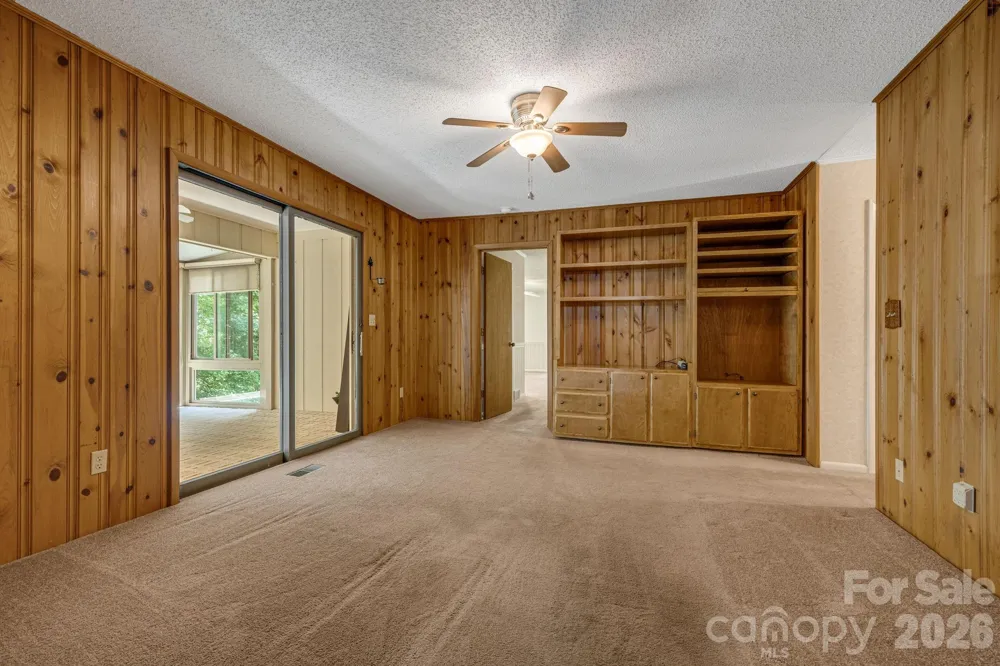 11 E Ridgeway Drive Weaverville, NC 28787