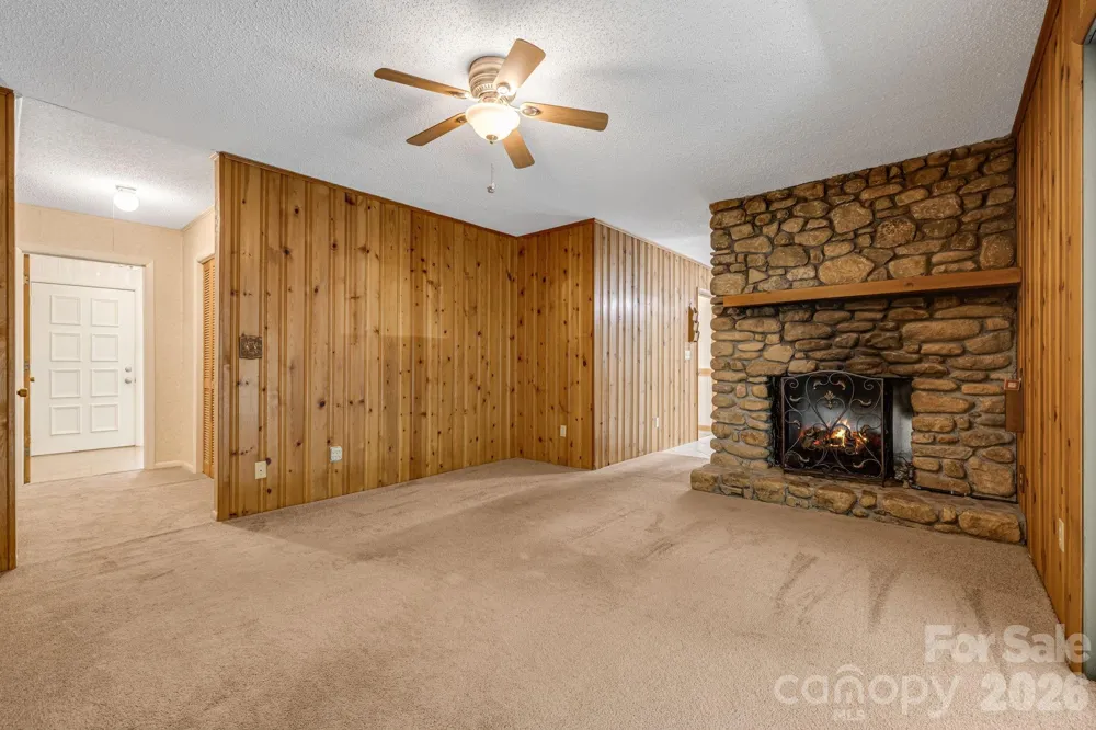 11 E Ridgeway Drive Weaverville, NC 28787