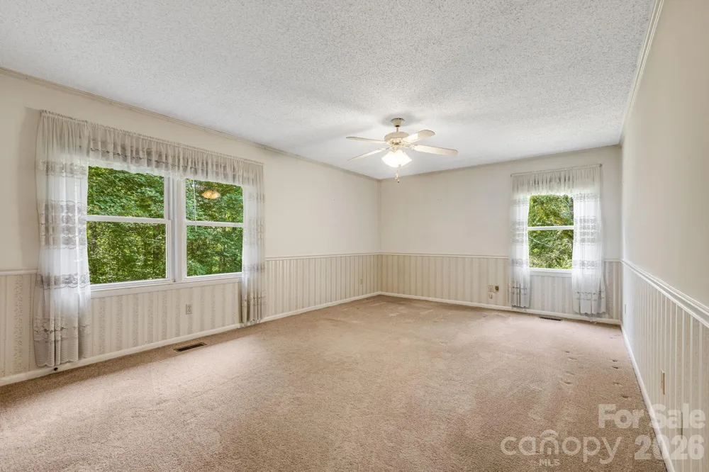11 E Ridgeway Drive Weaverville, NC 28787