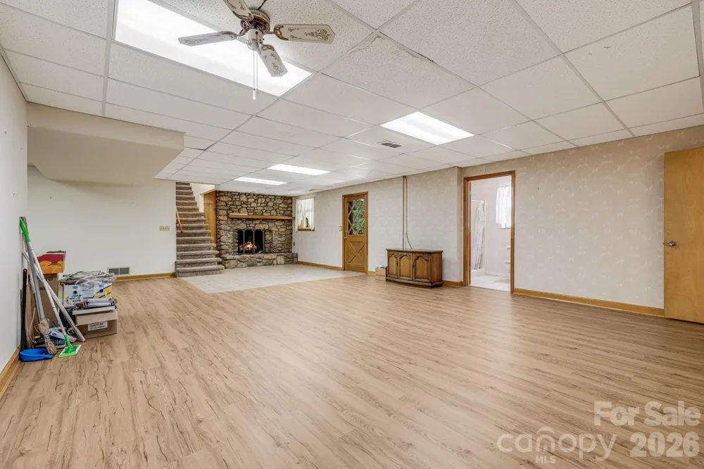11 E Ridgeway Drive Weaverville, NC 28787