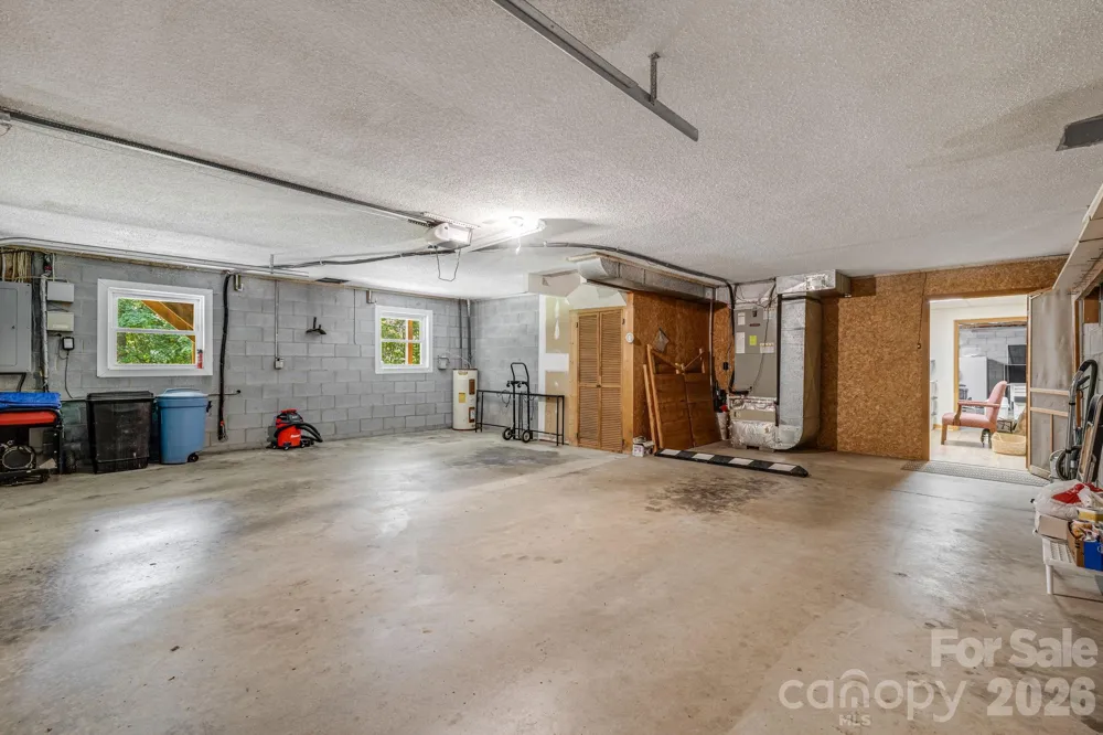 11 E Ridgeway Drive Weaverville, NC 28787