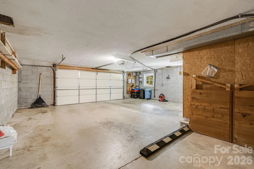11 E Ridgeway Drive Weaverville, NC 28787