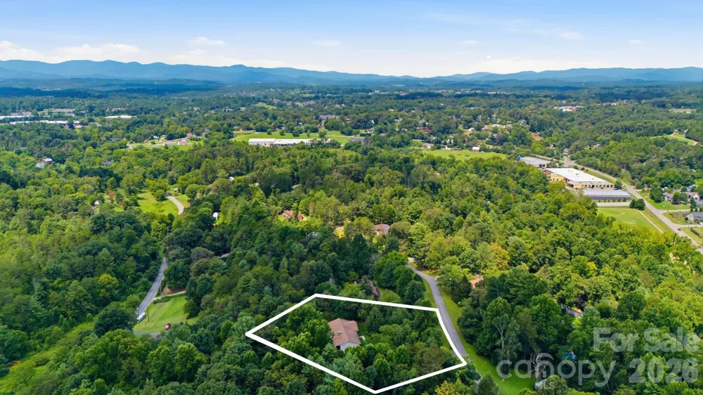 11 E Ridgeway Drive Weaverville, NC 28787