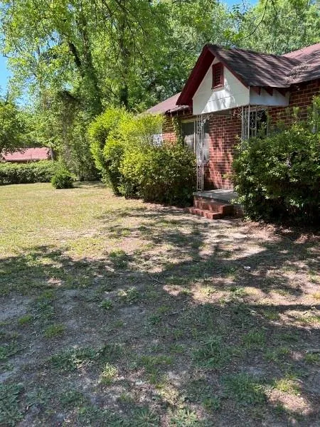 2058 Melton Avenue Macon, GA 31217
