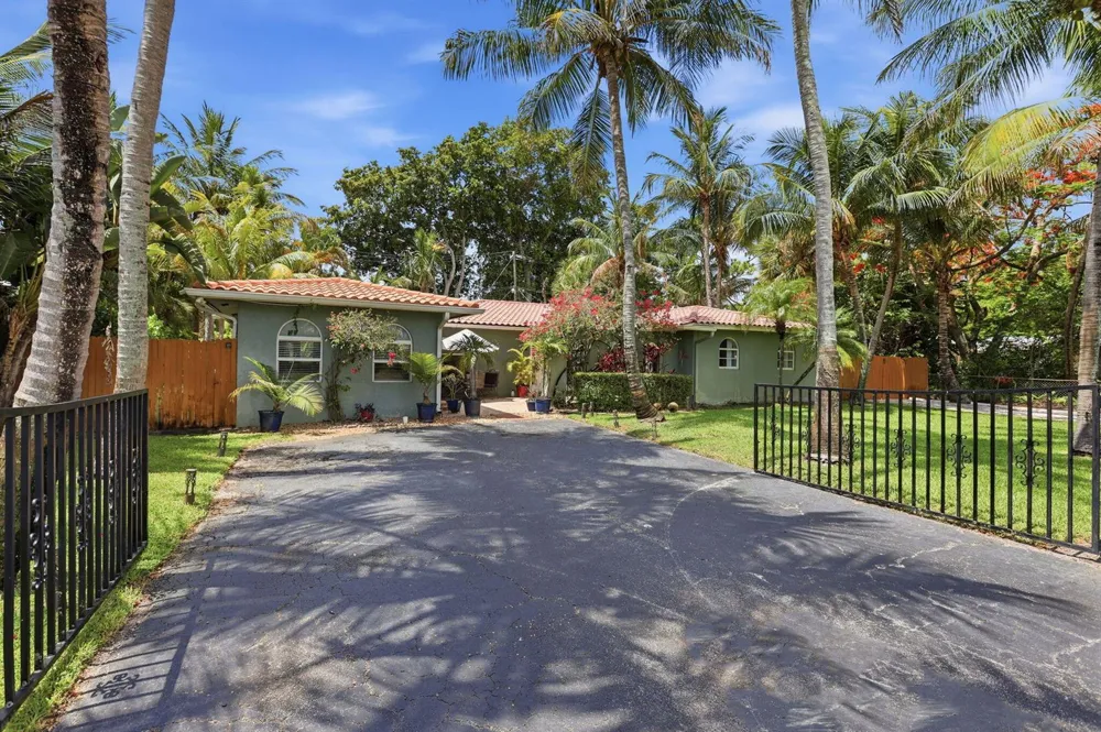 3000 Sherwood Boulevard Delray Beach, FL 33445