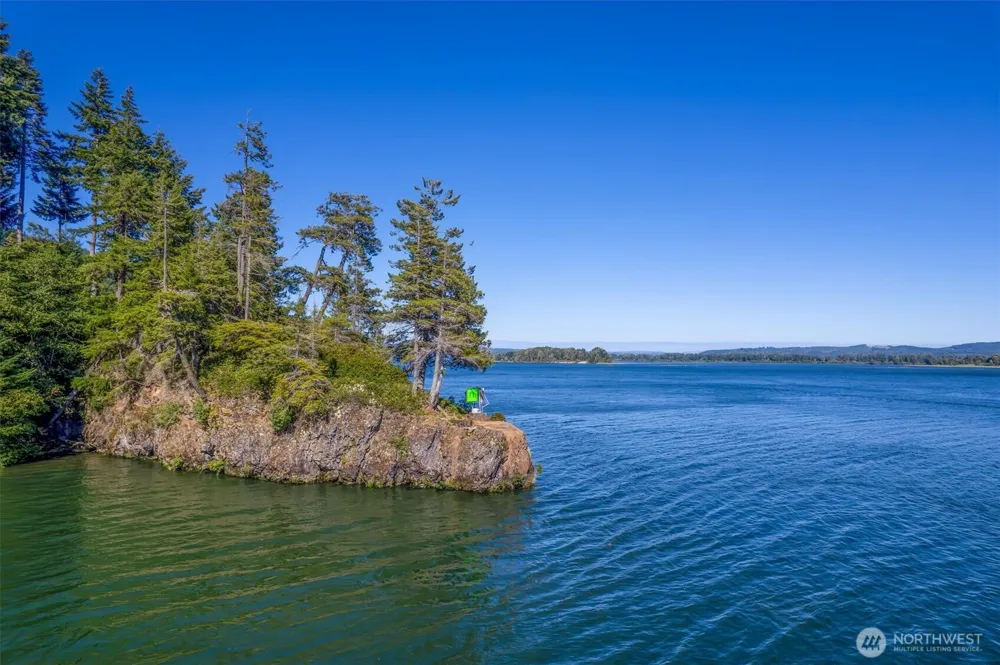 1650 E State Route 4 Cathlamet, WA 98612