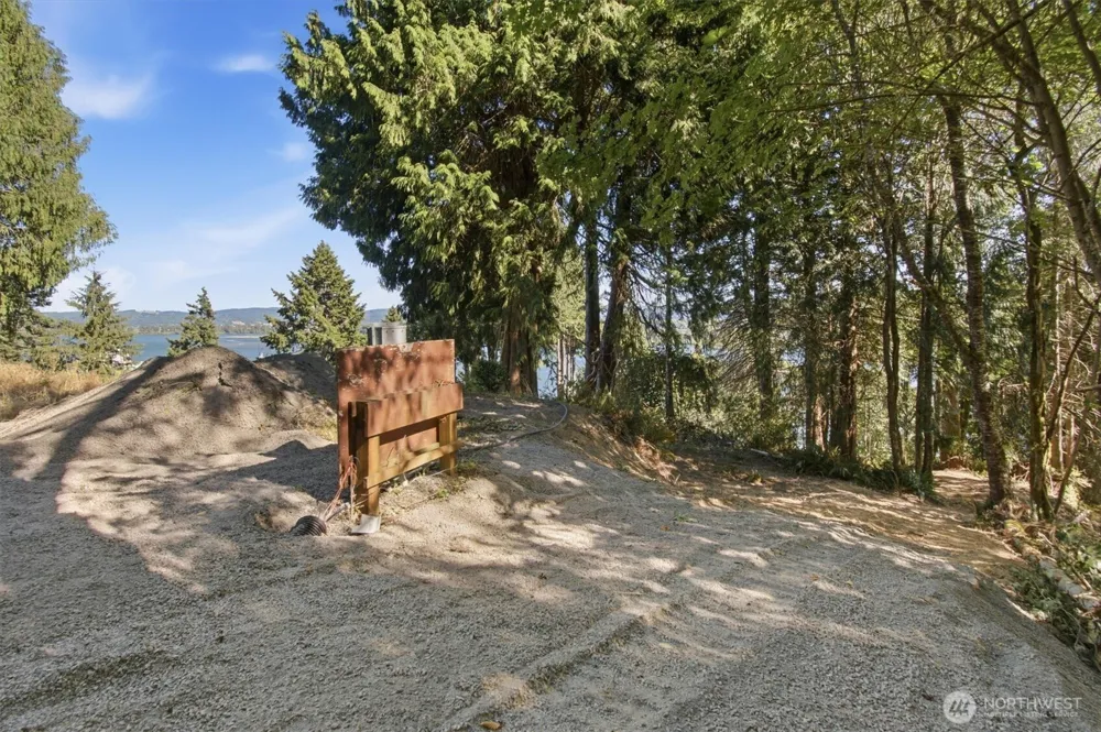 1650 E State Route 4 Cathlamet, WA 98612