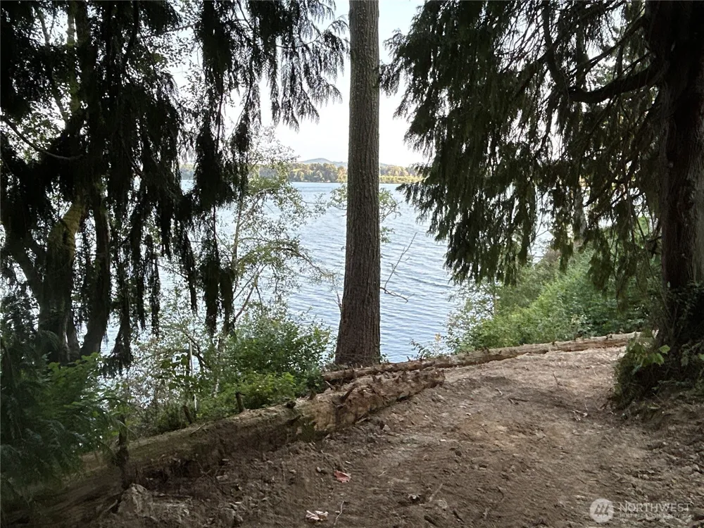 1650 E State Route 4 Cathlamet, WA 98612