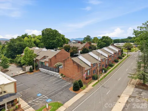 115 W Meeting Street