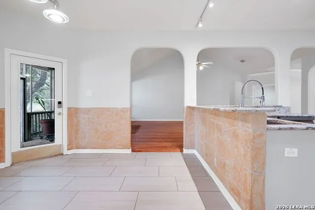 9631 Maytum Cir Helotes, TX 78023