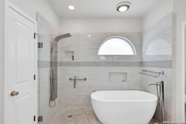 9631 Maytum Cir Helotes, TX 78023