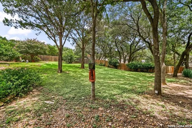 9631 Maytum Cir Helotes, TX 78023
