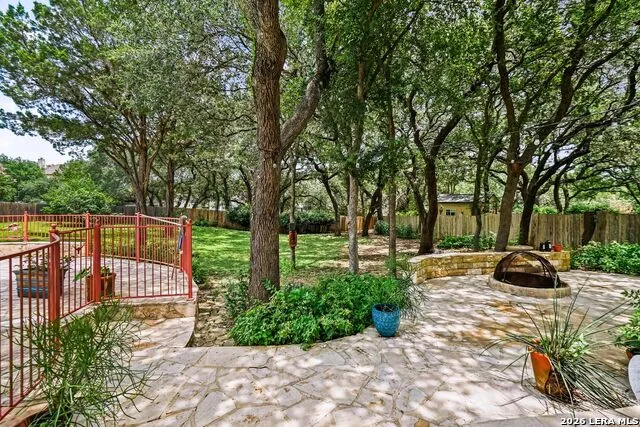 9631 Maytum Cir Helotes, TX 78023