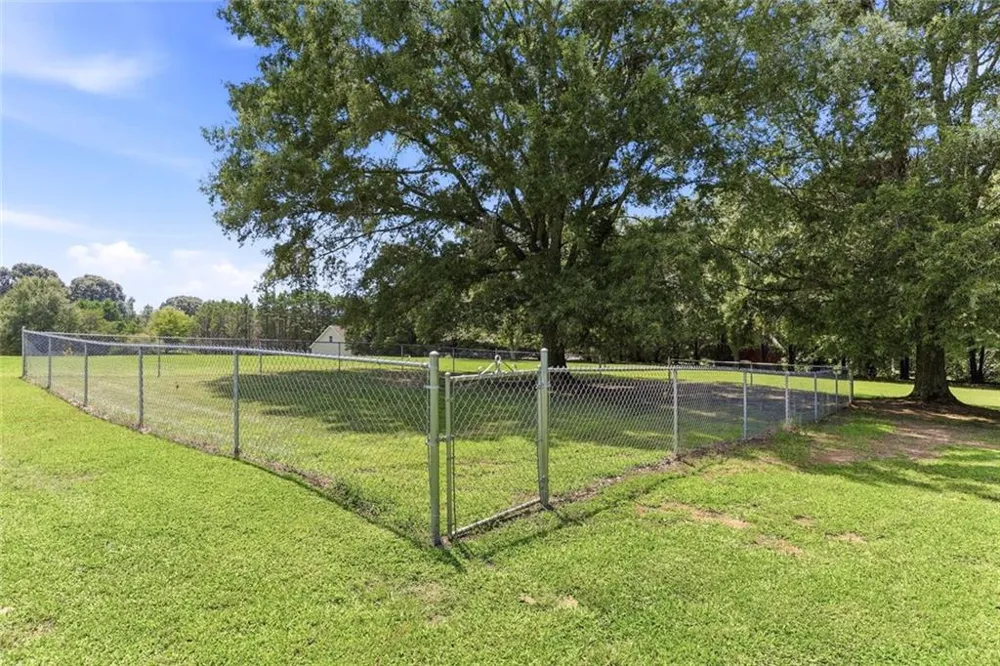 5573 Clarks Bridge Road Clermont, GA 30527