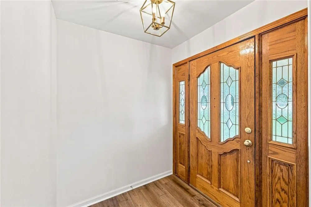 5573 Clarks Bridge Road Clermont, GA 30527