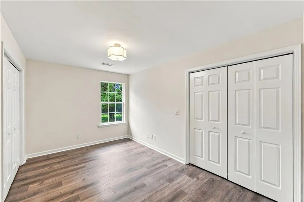 5573 Clarks Bridge Road Clermont, GA 30527