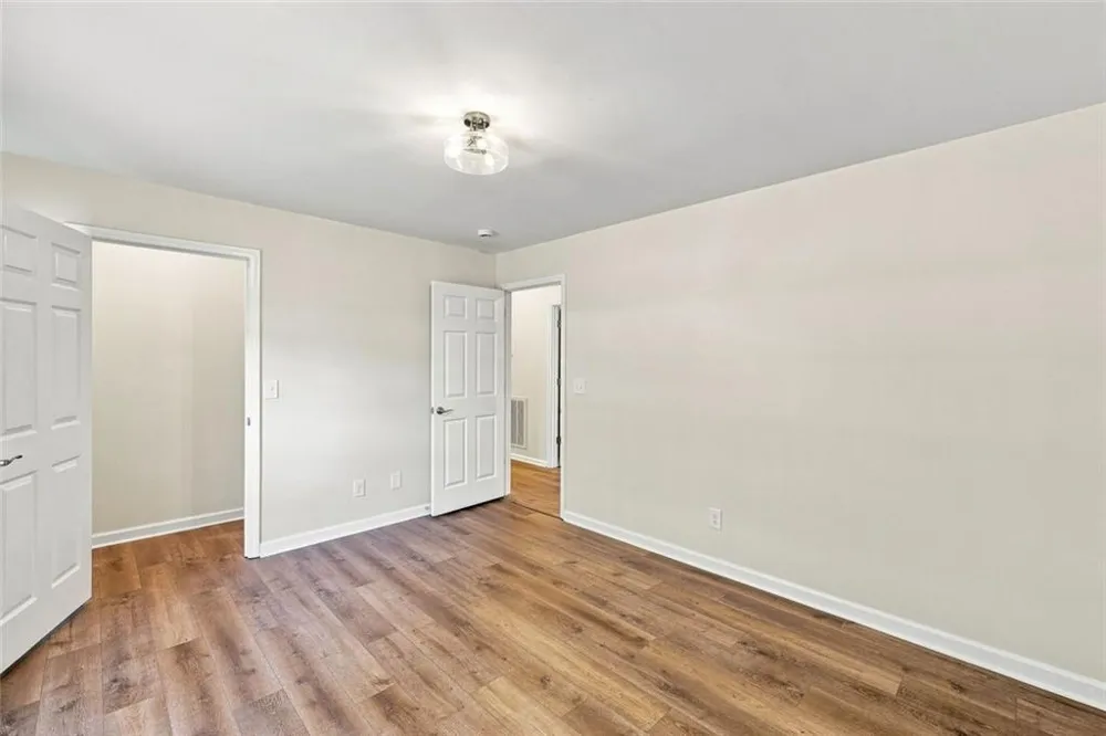 5573 Clarks Bridge Road Clermont, GA 30527