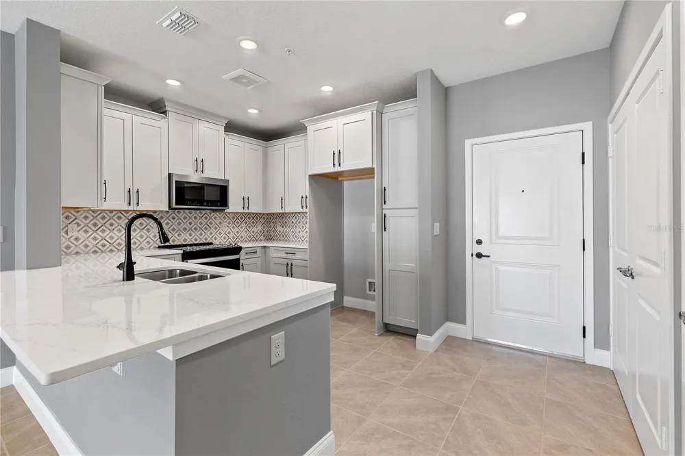 7557 LAUREATE BOULEVARD #6401 Orlando, FL 32827