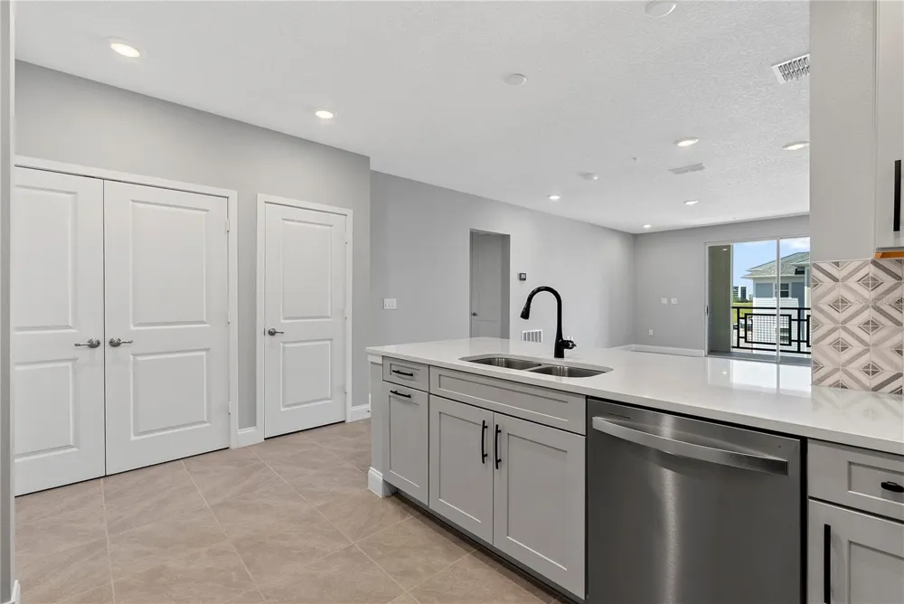 7557 LAUREATE BOULEVARD #6401 Orlando, FL 32827