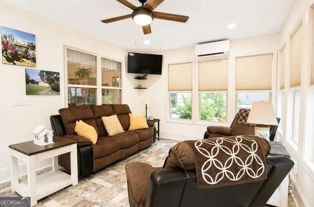 107 Cooper CT Statham, GA 30666