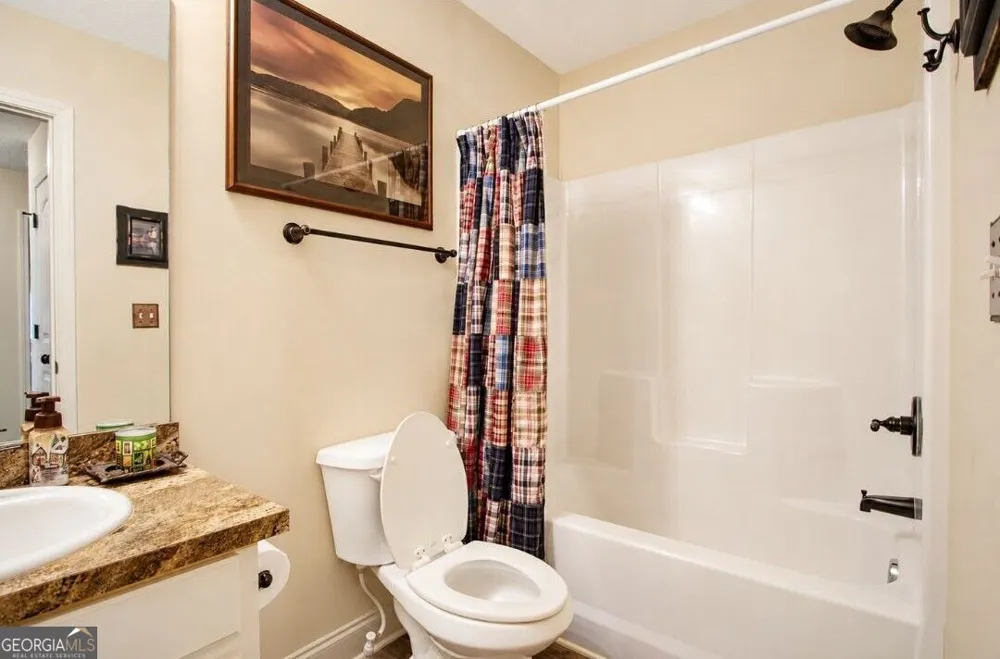 107 Cooper CT Statham, GA 30666