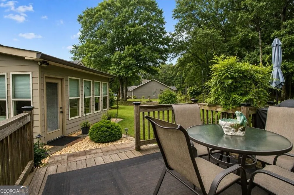 107 Cooper CT Statham, GA 30666