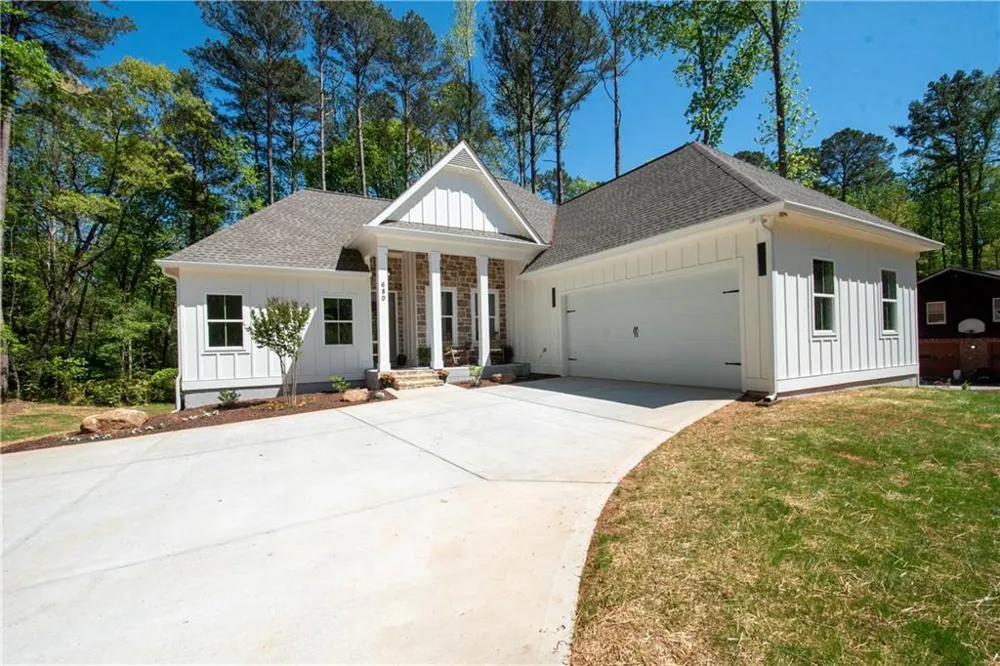 680 Ponderosa Fayetteville, GA 30214