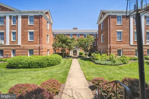 906 S WASHINGTON STREET #302