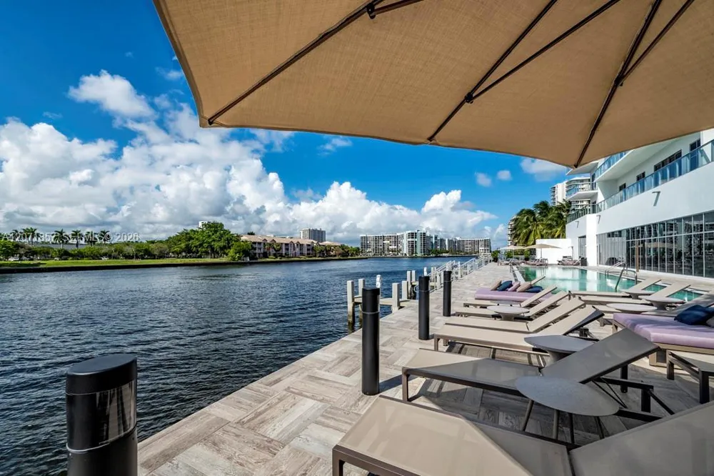 4010 S Ocean Dr #R2007 Hollywood, FL 33019