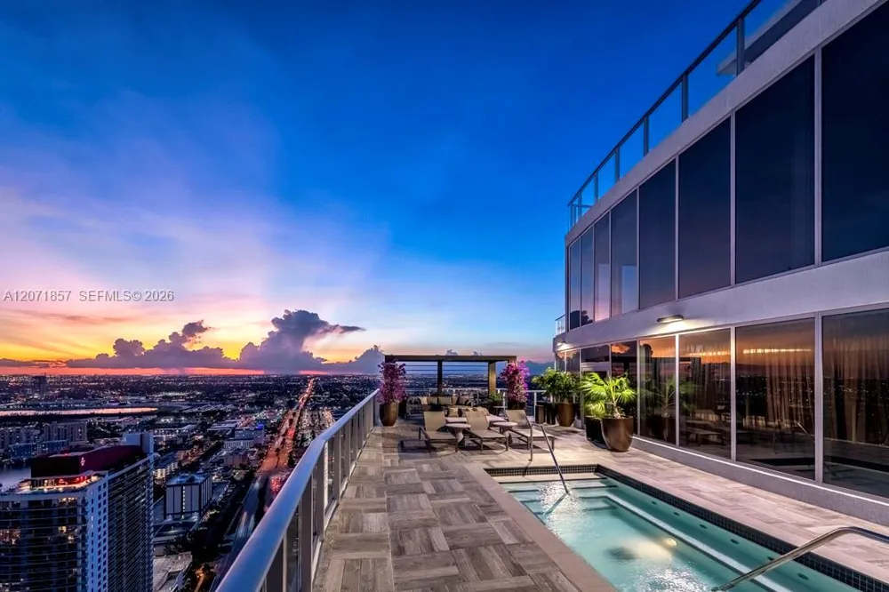 4010 S Ocean Dr #R2007 Hollywood, FL 33019