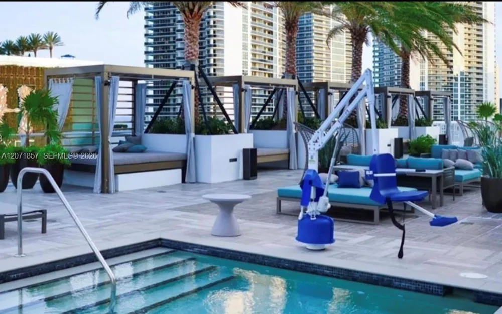 4010 S Ocean Dr #R2007 Hollywood, FL 33019