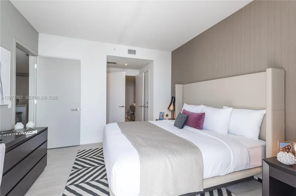 4010 S Ocean Dr #R2007 Hollywood, FL 33019