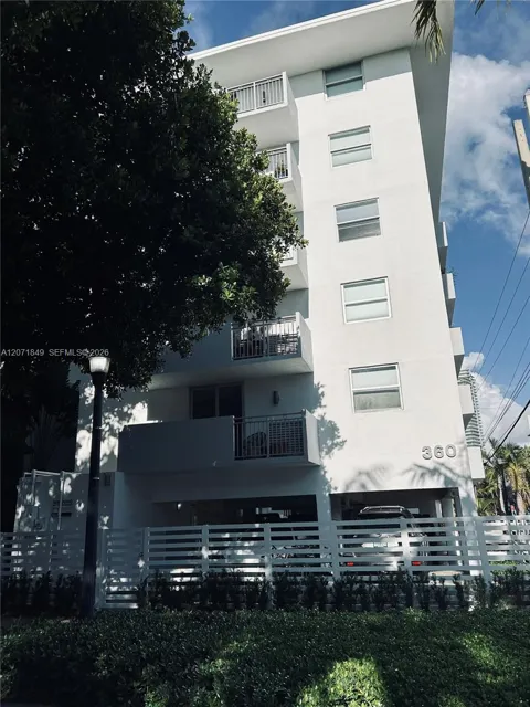 360 Meridian Ave #6E