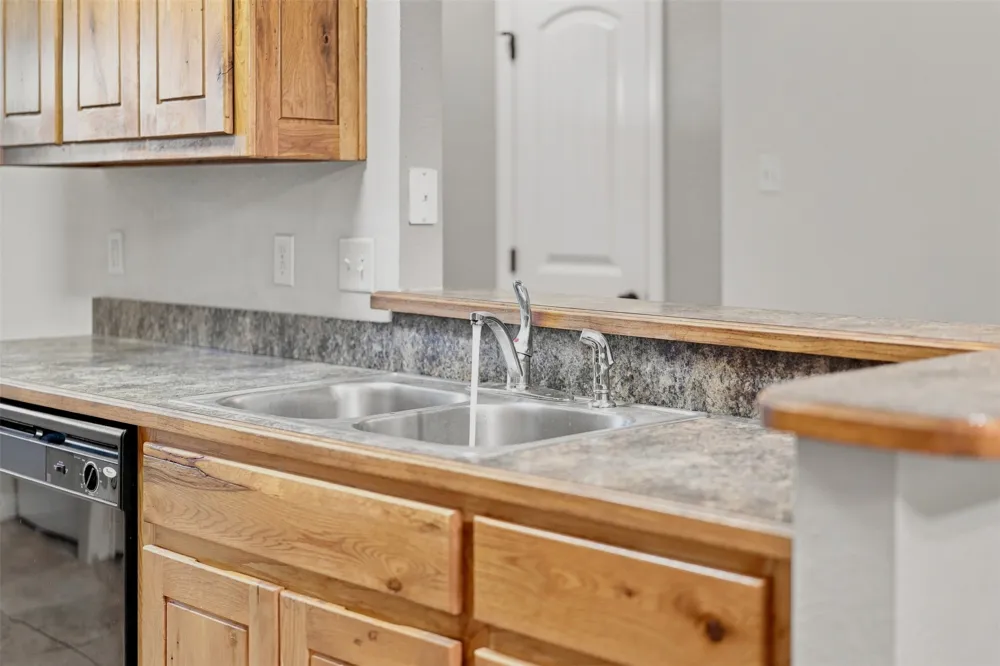 607 E Water Street Weatherford, TX 76086